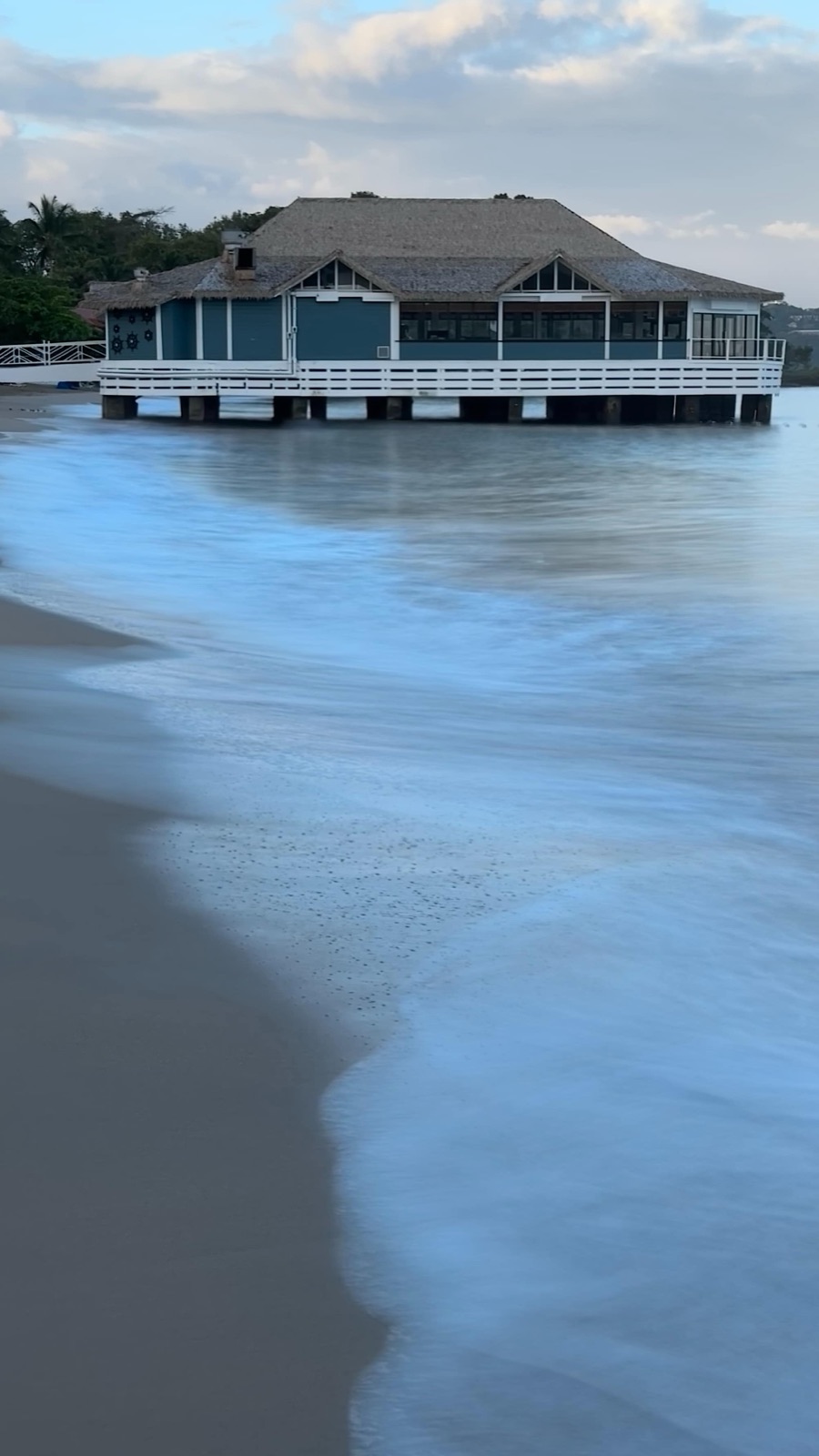 Sandals Halcyon Beach
